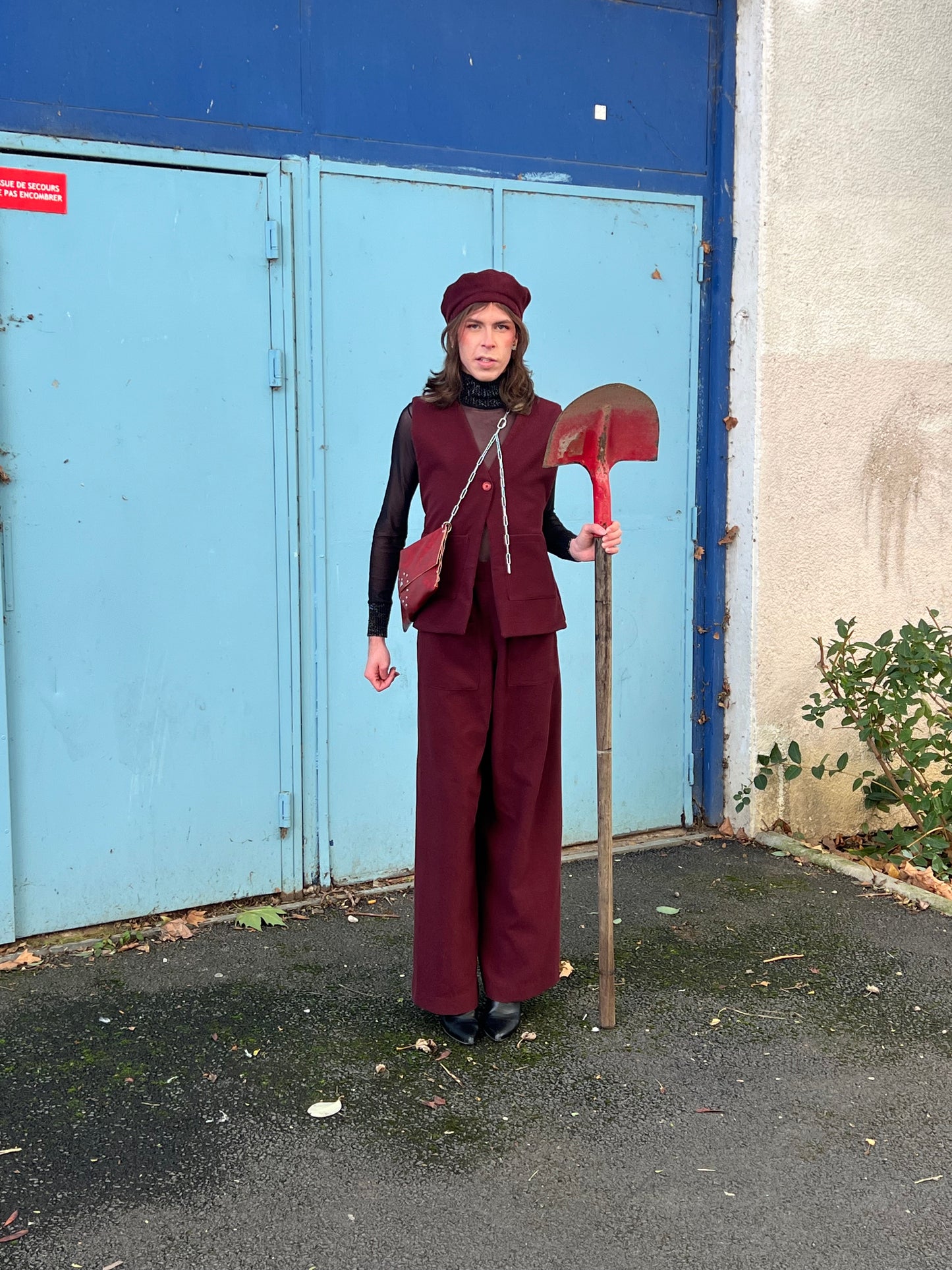 Le pantalon Ertha en bordeaux