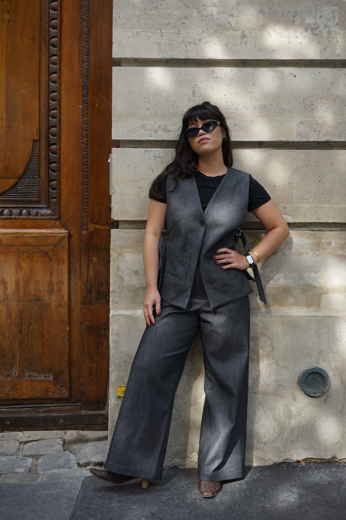 Le pantalon Ertha en denim gris foncé
