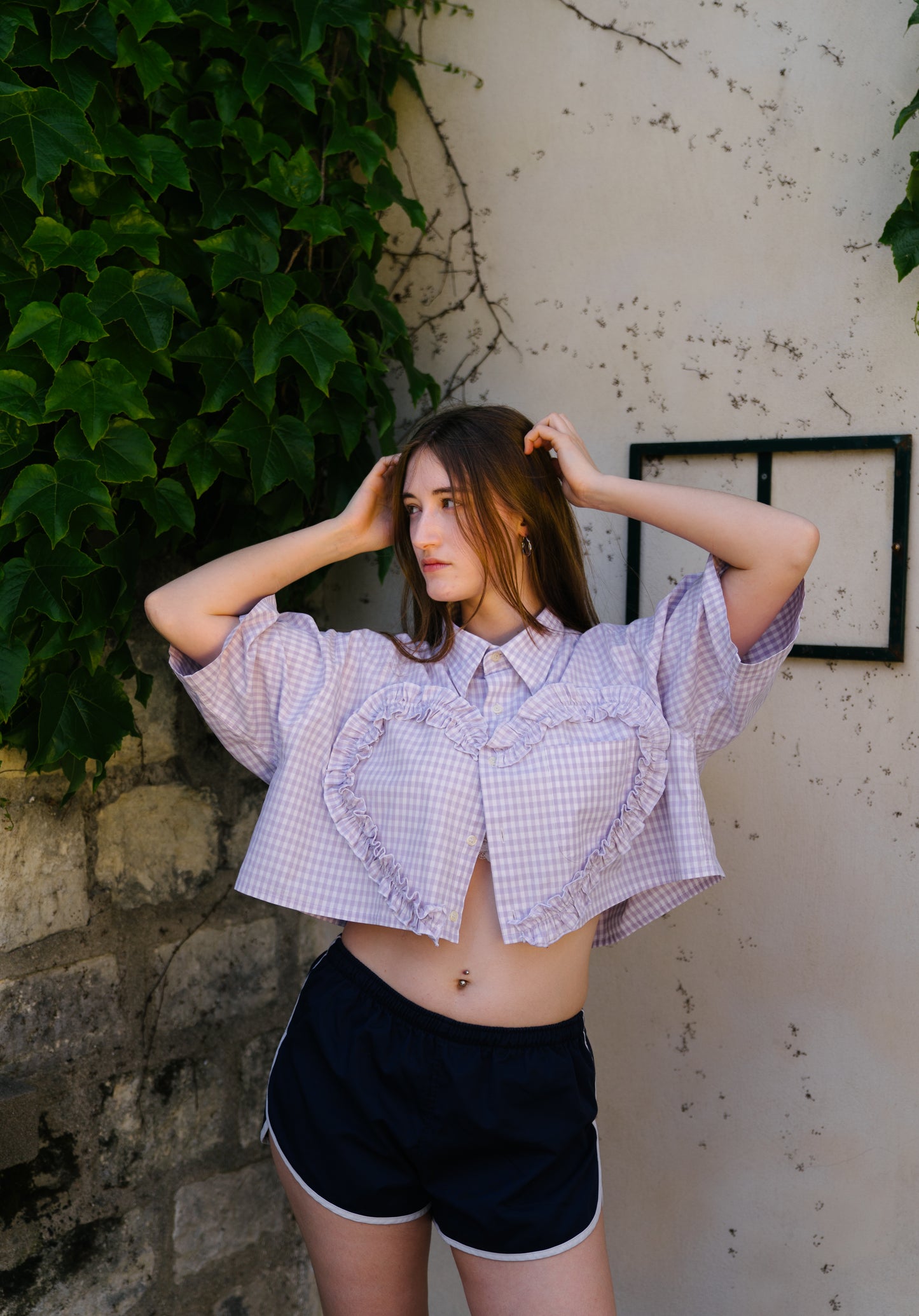 La chemise Habi vichy lilas et blanc