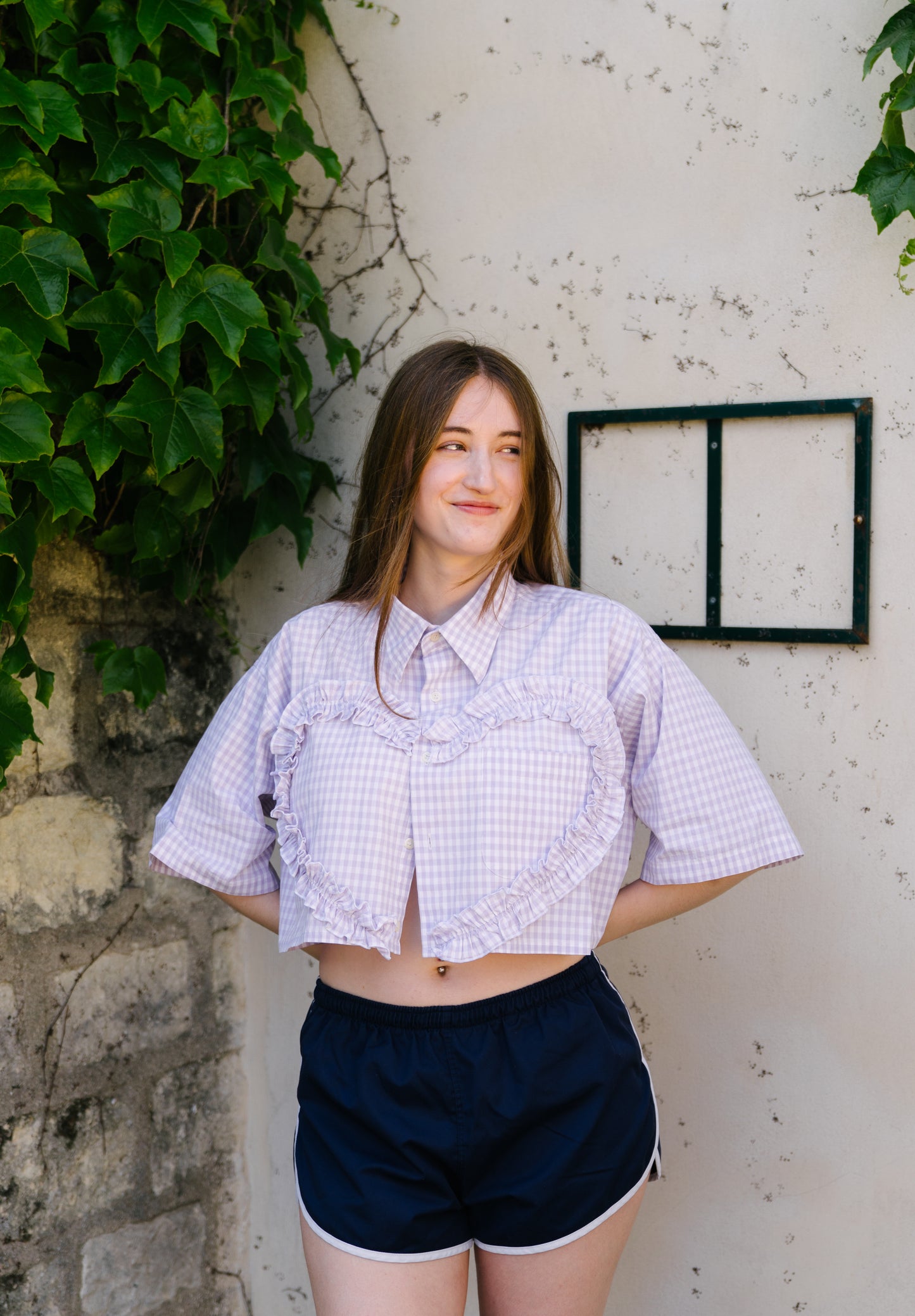 La chemise Habi vichy lilas et blanc