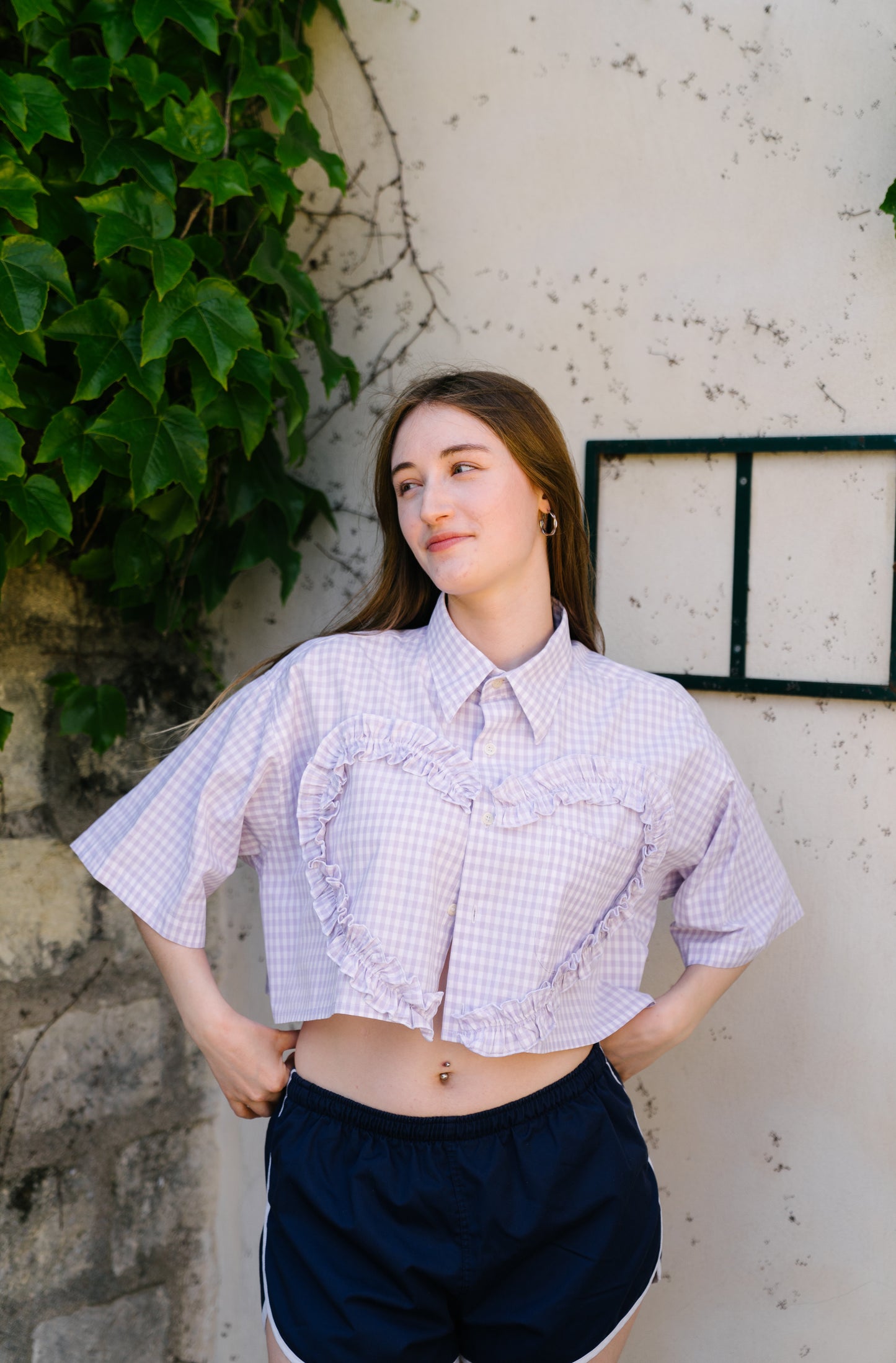 La chemise Habi vichy lilas et blanc