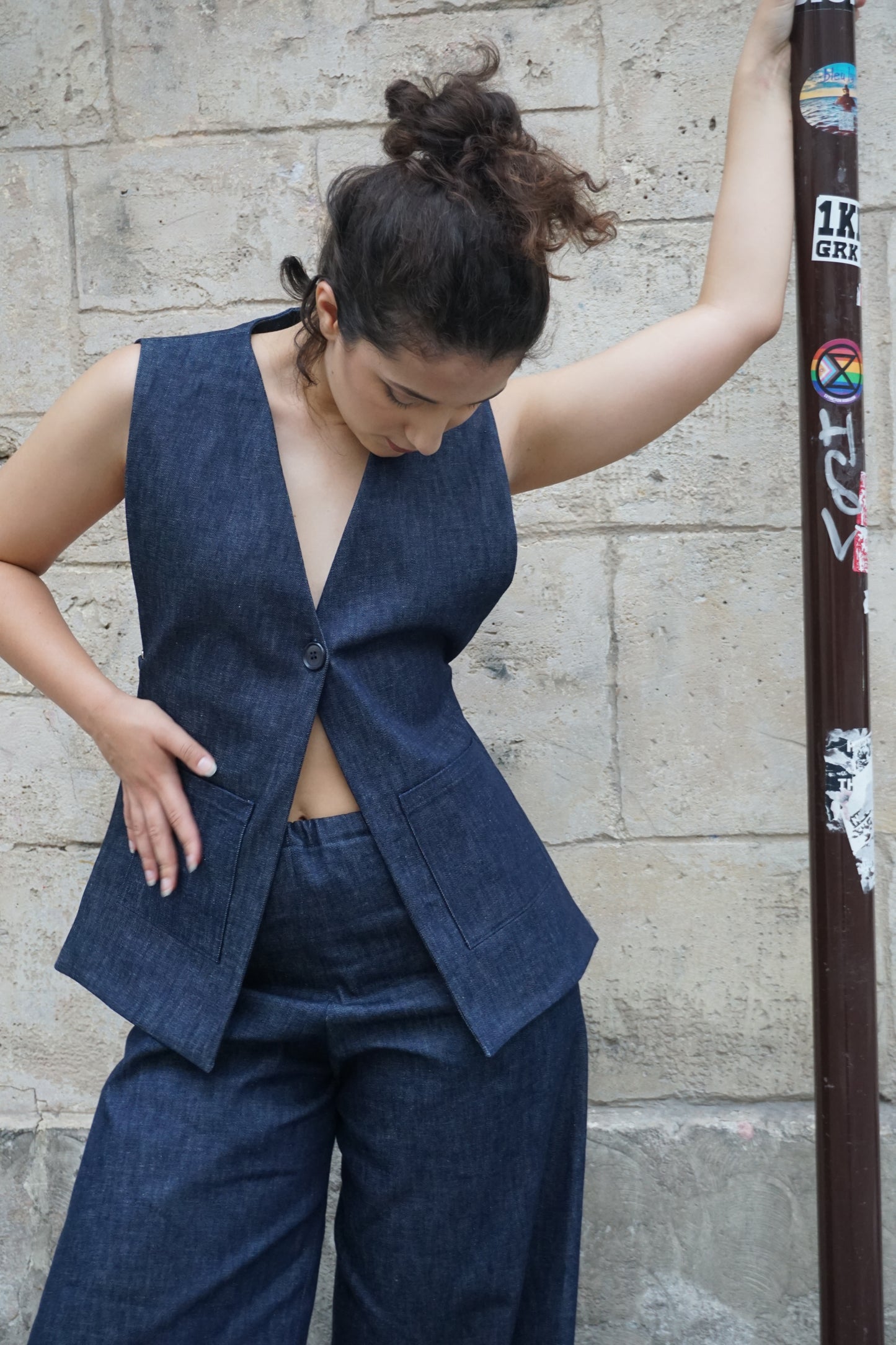La veste Ertha en denim bleu brut