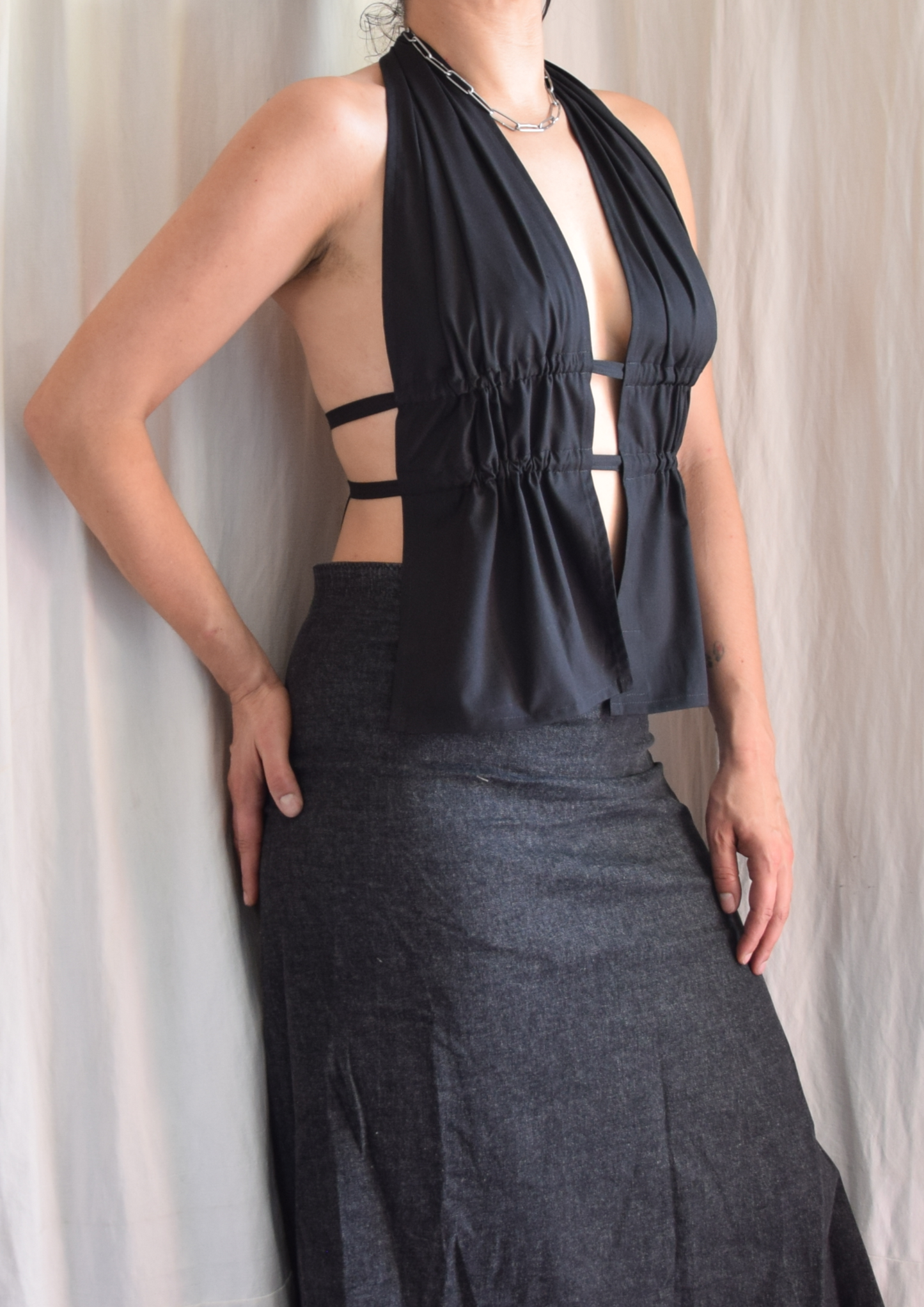 Le top Ana en noir