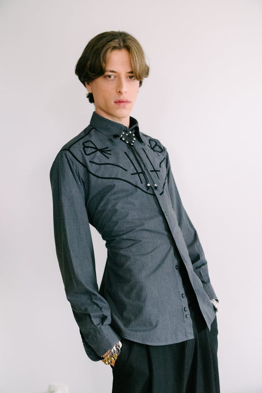 La chemise Dolly en gris foncée