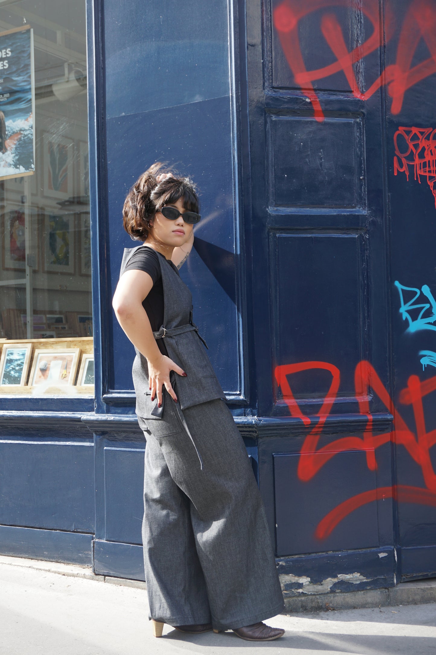 Le pantalon Ertha en denim gris foncé