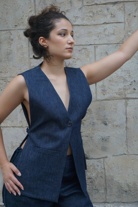 La veste Ertha en denim bleu brut
