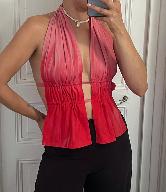 Le top Ana en rouge dégradé